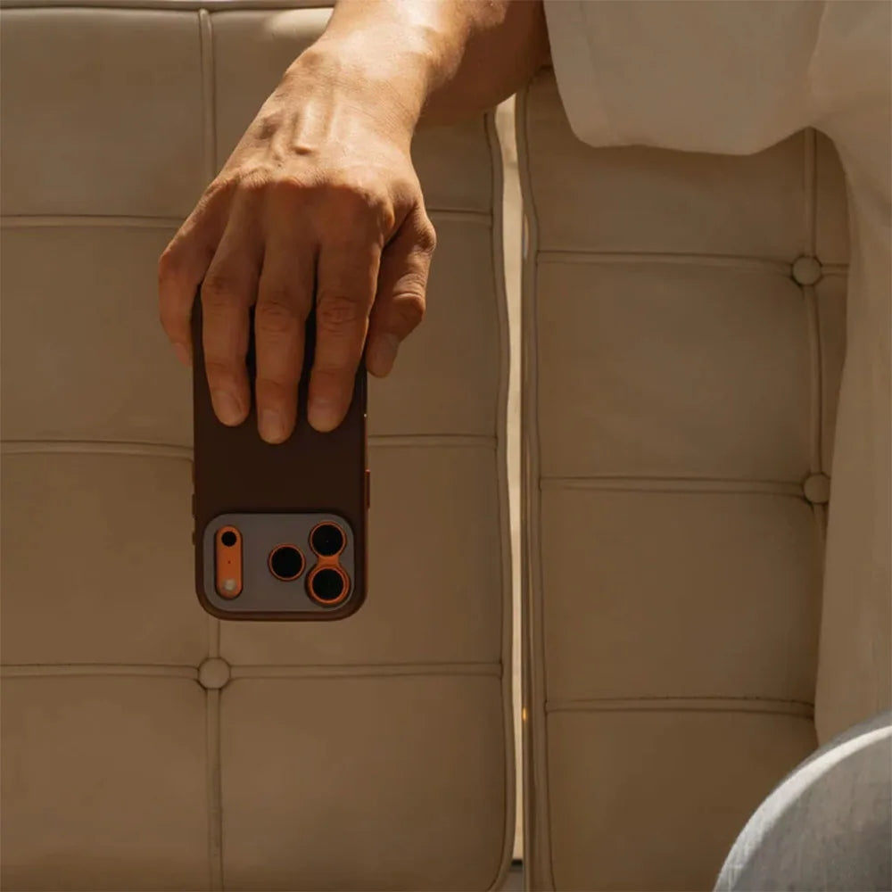 Sandmarc Pro Leather Case เคสกันกระแทกสำหรับ iPhone 17 Air / 17 Pro สี Brown