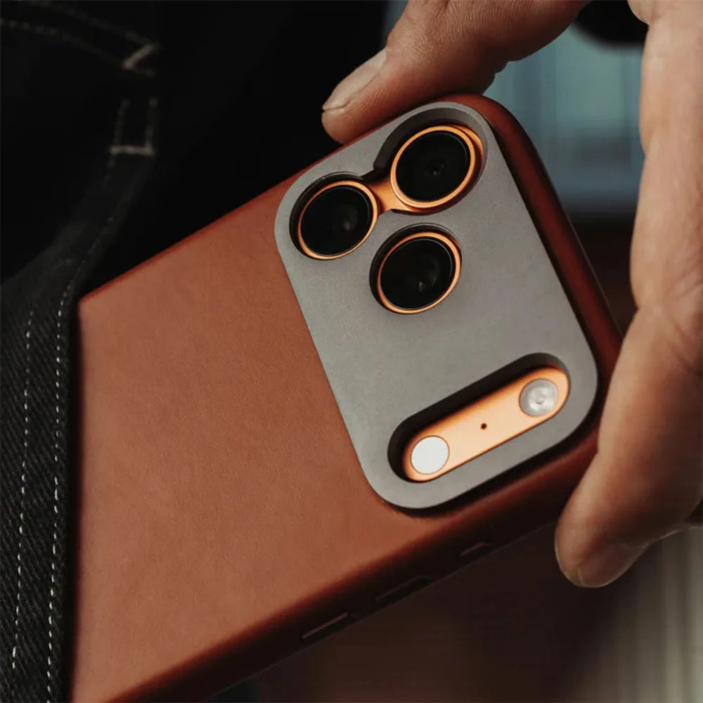 Sandmarc Pro Leather Case เคสกันกระแทกสำหรับ iPhone 17 Pro Max สี Tan