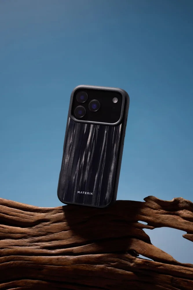 Materik Luxury & Personalized เคสกันกระแทกสำหรับ iPhone 17 Pro / 17 Pro Max สี Black Ocean