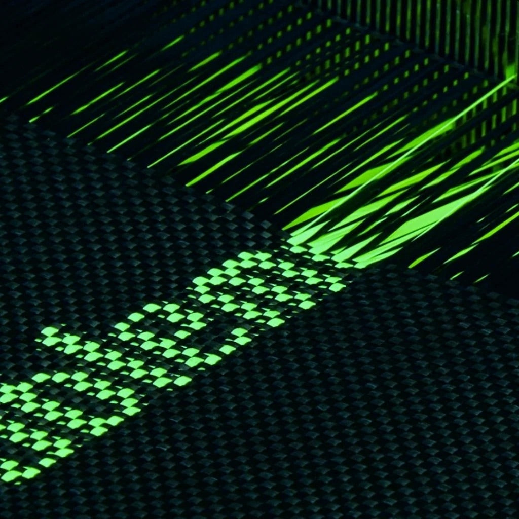 Pitaka Aries Tactile Woven Case เคสเส้นใยอะรามิดเรืองแสงระดับพรีเมียม สำหรับ 16 Pro / 16 Pro Max