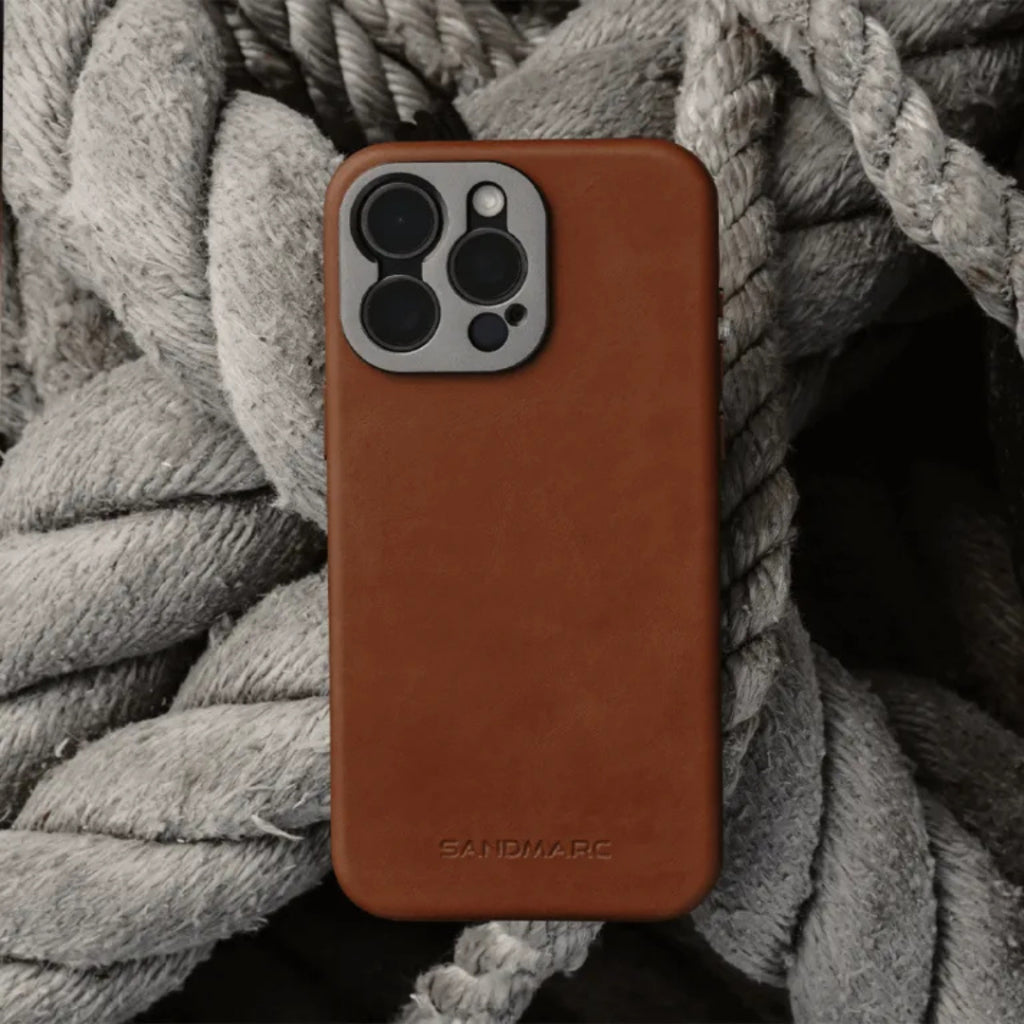Sandmarc Pro Leather Case เคสหนังกันกระแทก Full Grain Leather สำหรับ 16 Pro Max
